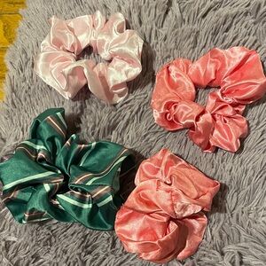 🔵 10/$10 Hair scrunchie x4